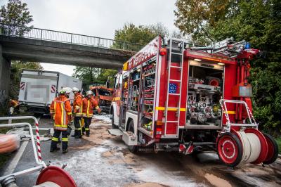 Remseck-Aldingen: Schwerer Verkehrsunfall mit toedlich verletztem LKW-Fahrer